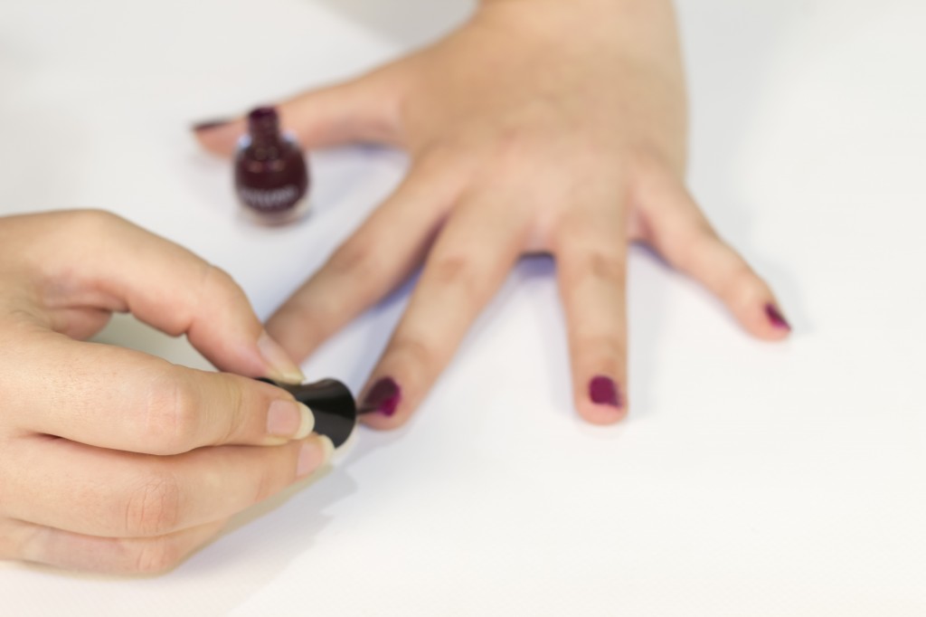 Manicura de media luna 